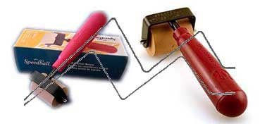 SPEEDBALL SOFT RUBBER BRAYER ON METAL CORE WITH STEEL SUPPORT AND PLASTIC HANDLE NO. 70