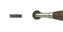 ROULETTE DURCHMESSER: 20 X 5 MM RASTERWEITE: 0.5 MM LÄNGE: 140 MM