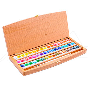 ST PETERSBURG WHITE NIGHTS WOODEN WATERCOLOUR BOX OF 48 PANS AND BRUSH